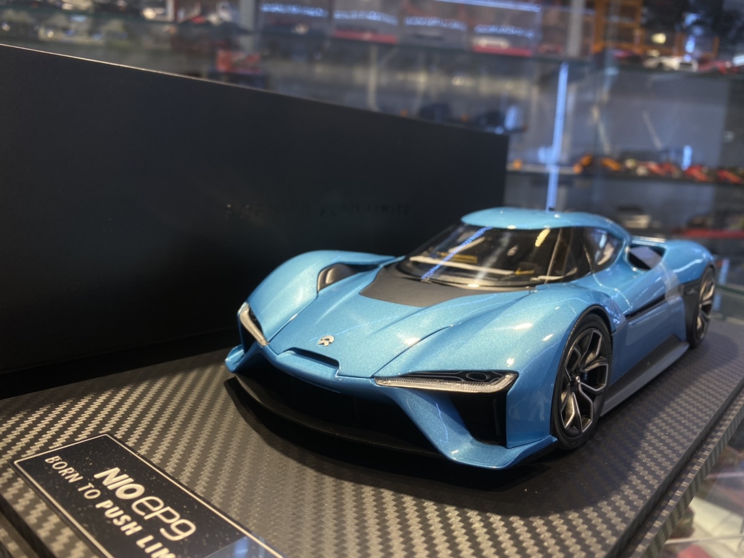 NIO EP9 藍色 1/18 (金屬可開)