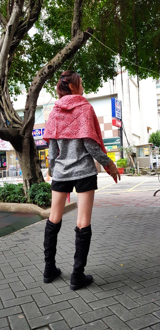 蕾絲編織設計的針織披肩