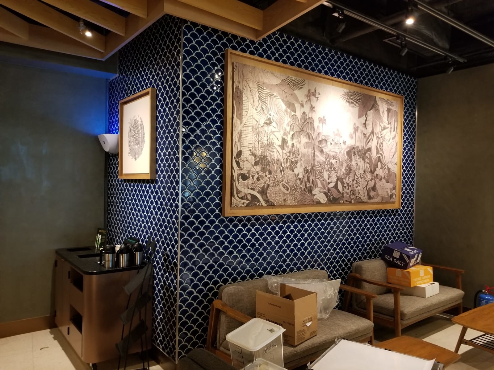 Starbucks macau airport,glazed ceramic tile,fish scale shaped tile,fan-shaped tile,topworlds
