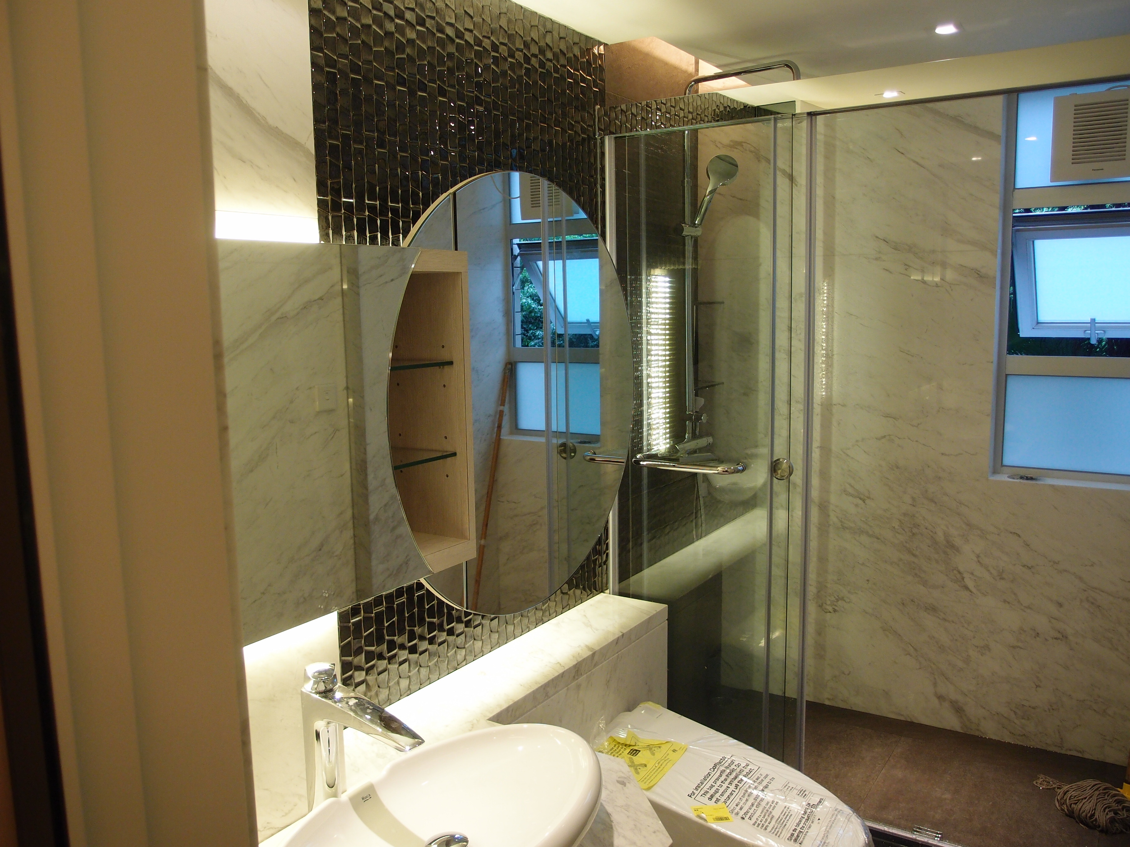 yau yat chuen residential kowloon tong hong kong,thai ceramic tile,thai tile serpent,topworlds