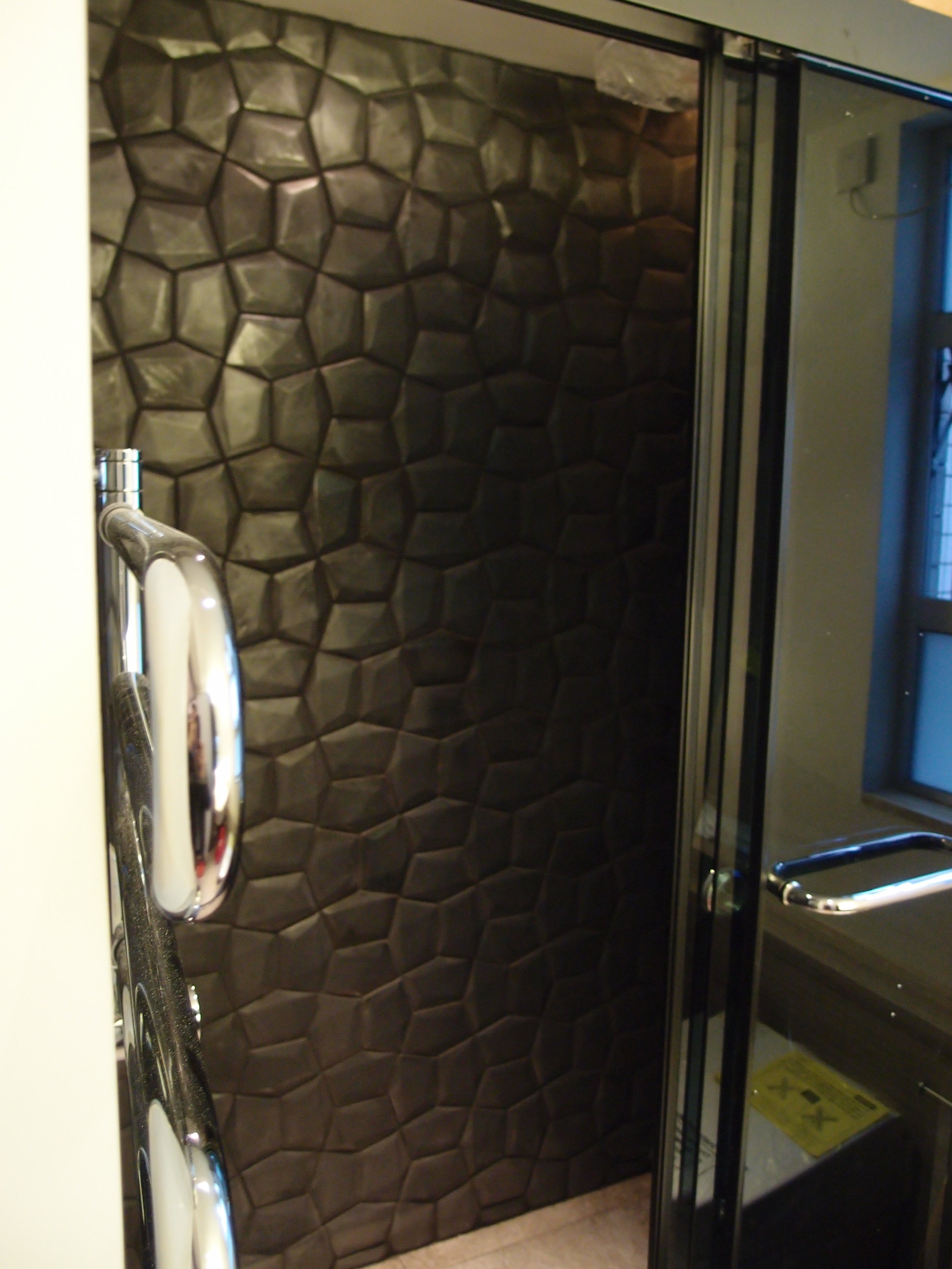 yau yat chuen residential kowloon tong hong kong,thai ceramic tile,thai tile rocca,topworlds