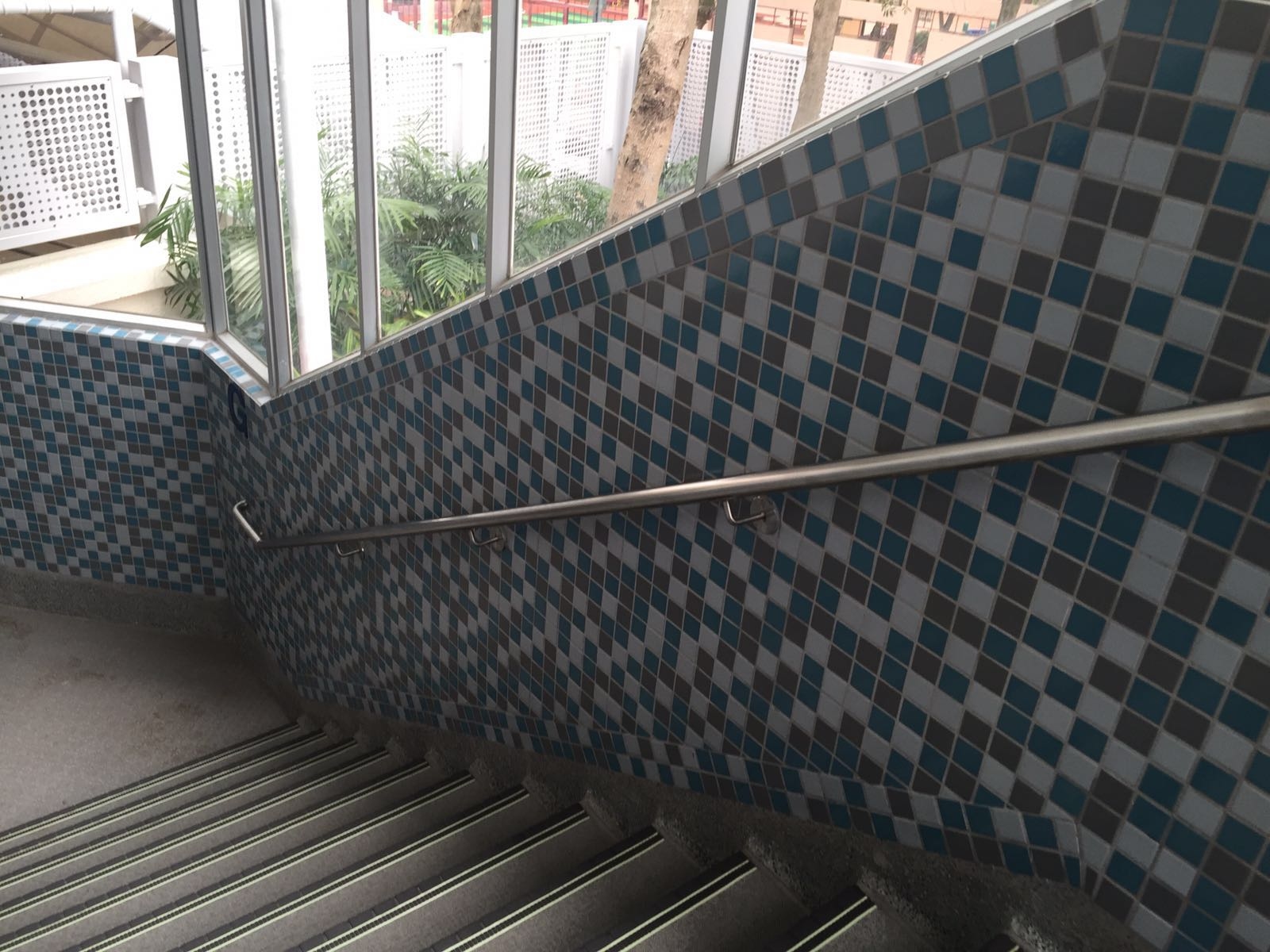 quarry bay school,glazed ceramic tile,mixed colour tile,topworlds