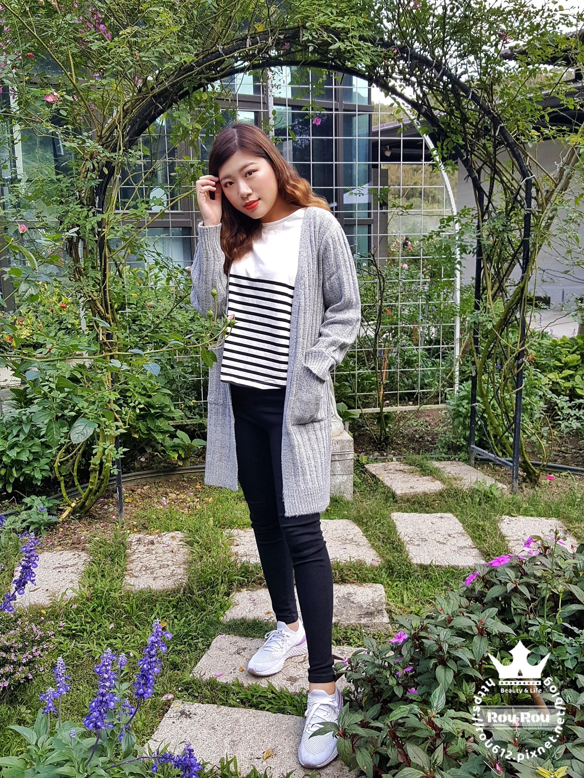 淺灰色針織外套