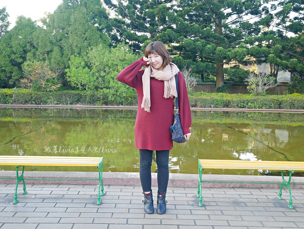 長版針織上衣顯瘦的穿搭示範照片