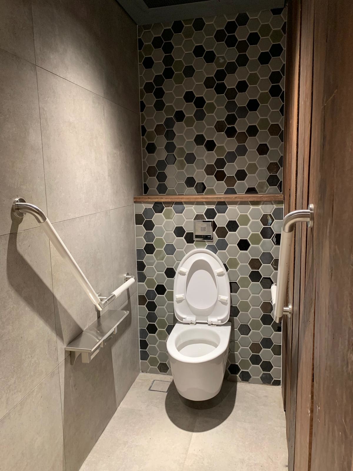 The American Club SIngapore,thai ceramic tile,thai tile,thai handmade tile,thai honeybee tile,topworlds