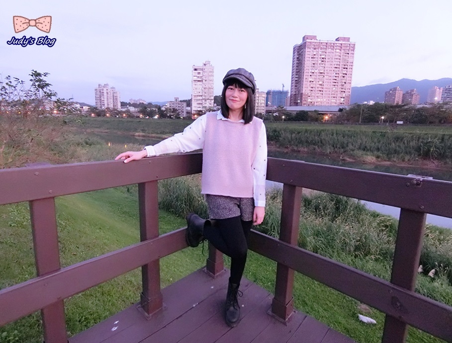 圓領針織背心搭配襯衫