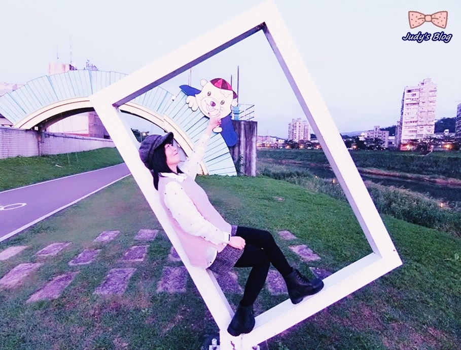 粉色針織背心台灣製品