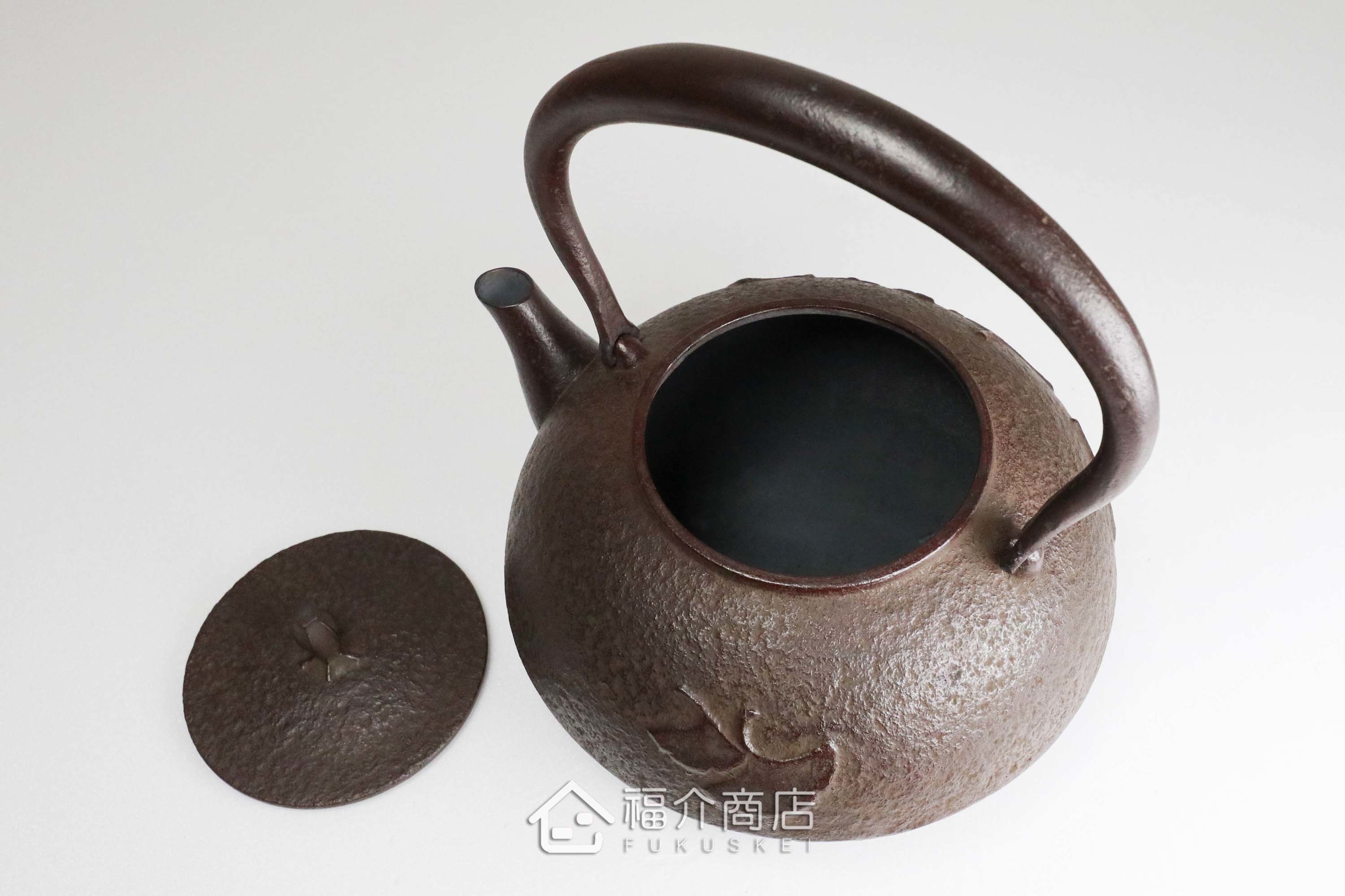 煮水泡茶用的日本製銀杏紋樣南部鐵器鑄鐵壺