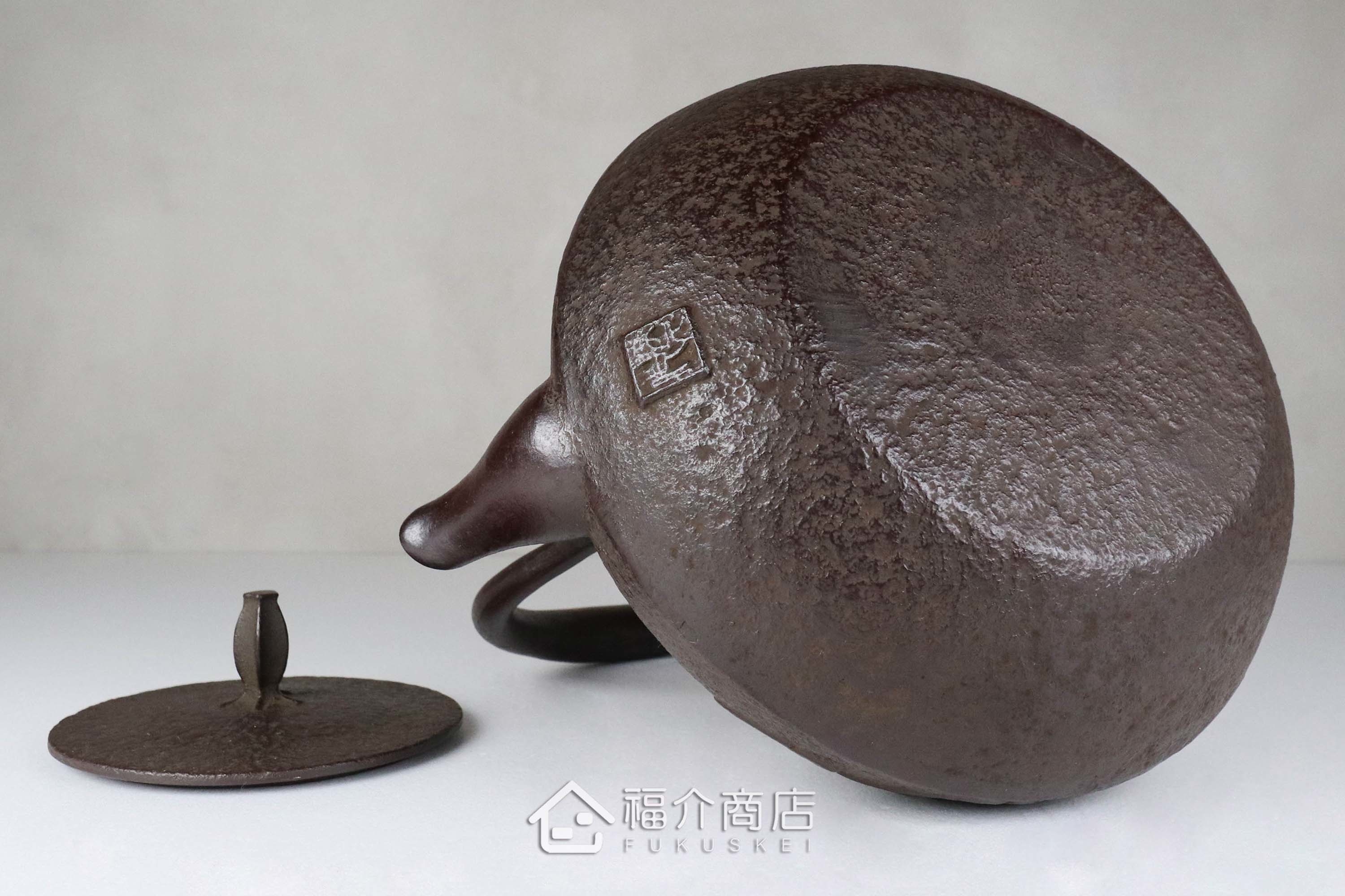 煮水泡茶用的日本製銀杏紋樣南部鐵器鑄鐵壺