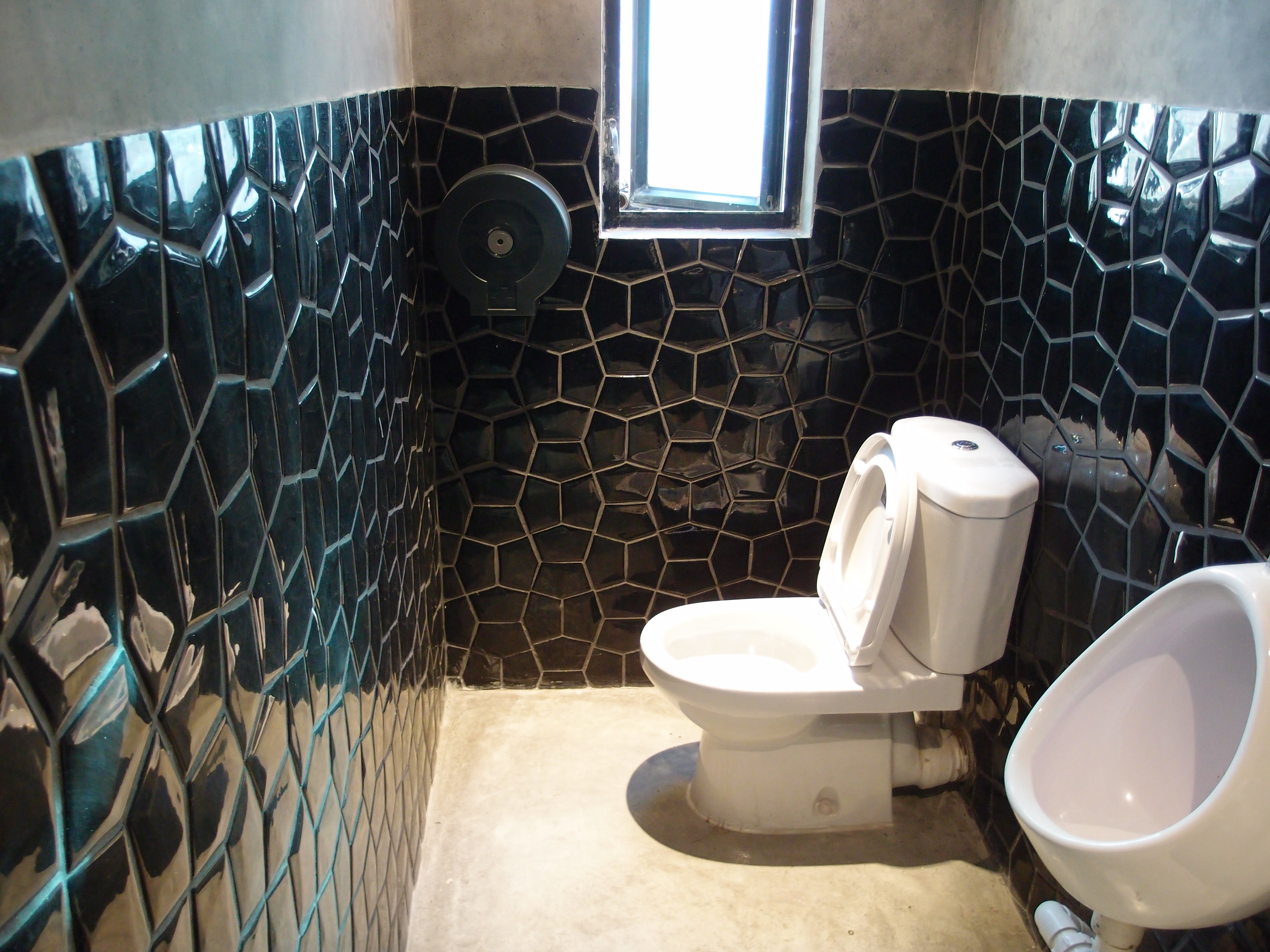 Tipping Point Brewing Co.,tipping point bar,thai ceramic tile,thai handmade tile Rocca,topworlds