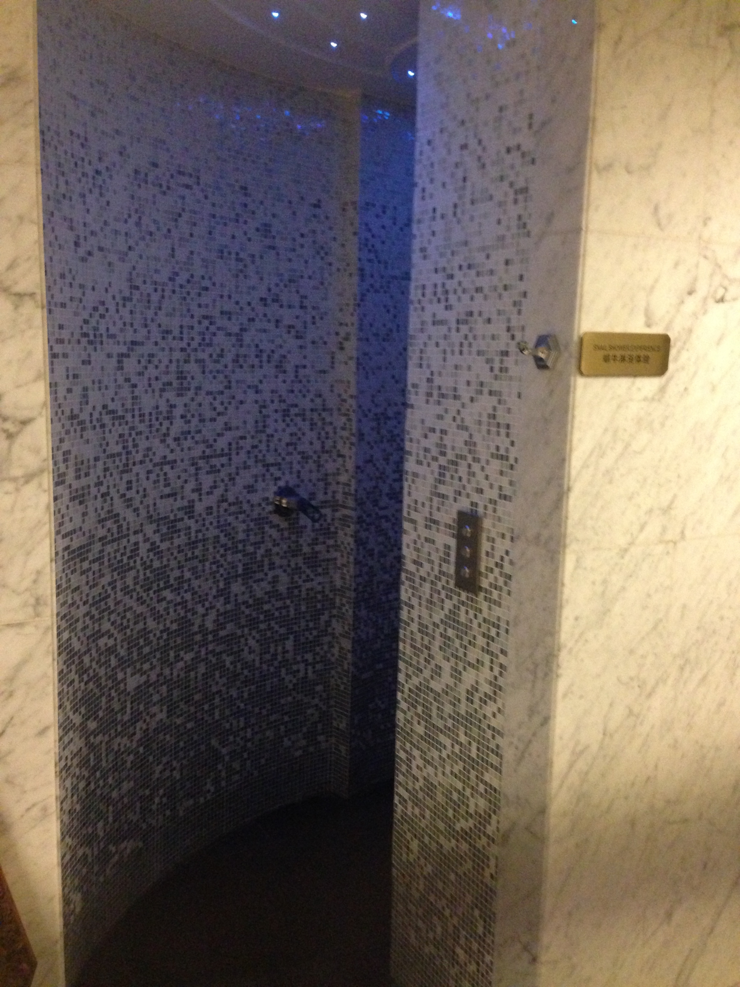 The Lamgham Shenzhen shower room,china glass mosaic tile,mosaic tile,topworlds