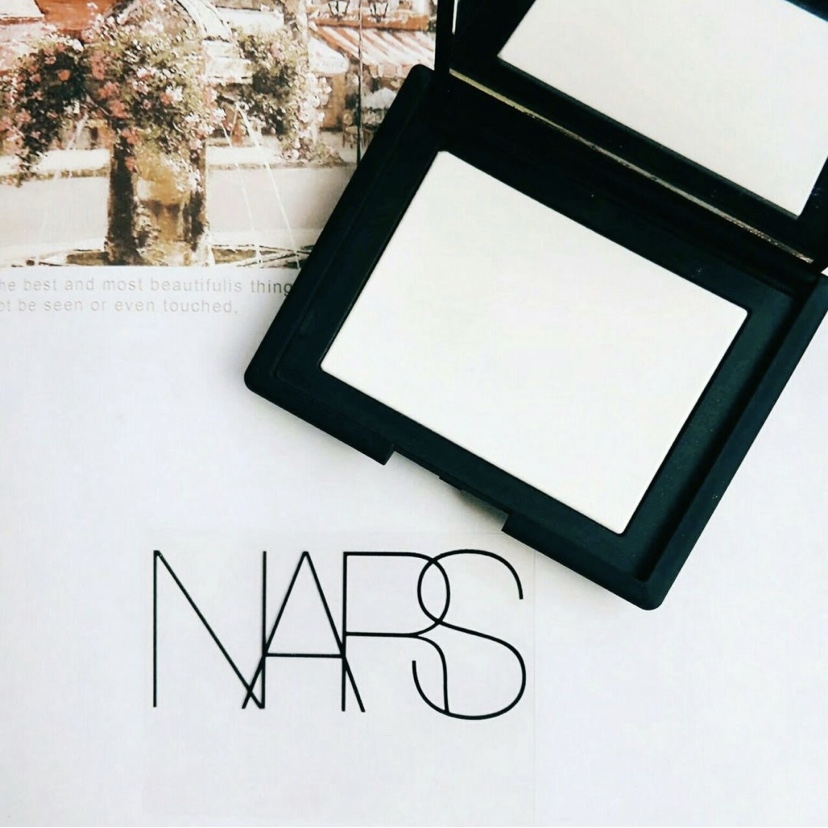 **特價** Nars Light Reflecting Press Setting Powder 裸光蜜粉餅