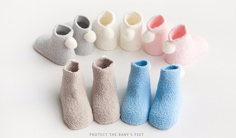 珊瑚絨小白球球襪