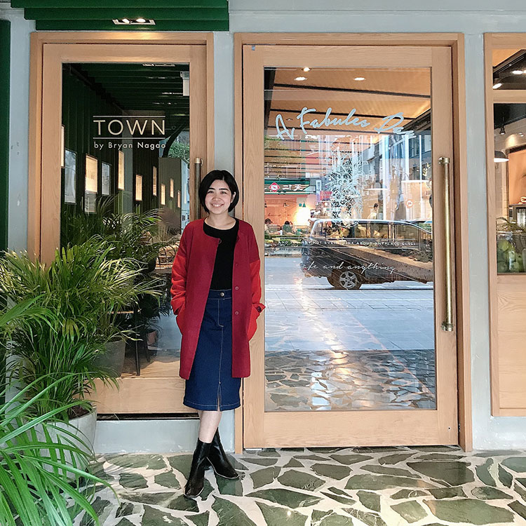 小隻女孩詮釋溫柔跳舞麂皮拼接毛呢大衣超好看