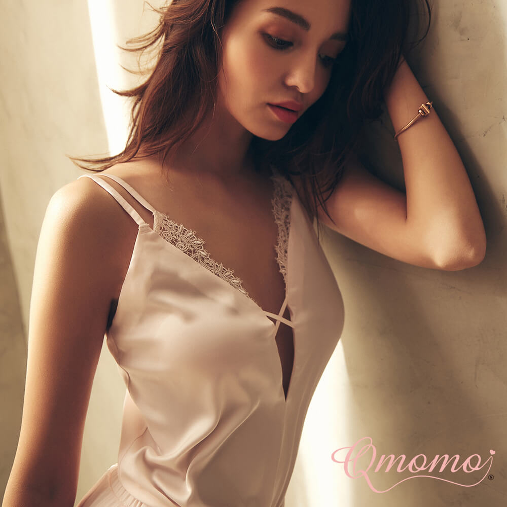 Qmomo【Distance Between Us】Deep-V cutting Lace Satin Pajamas Top (Pink White)