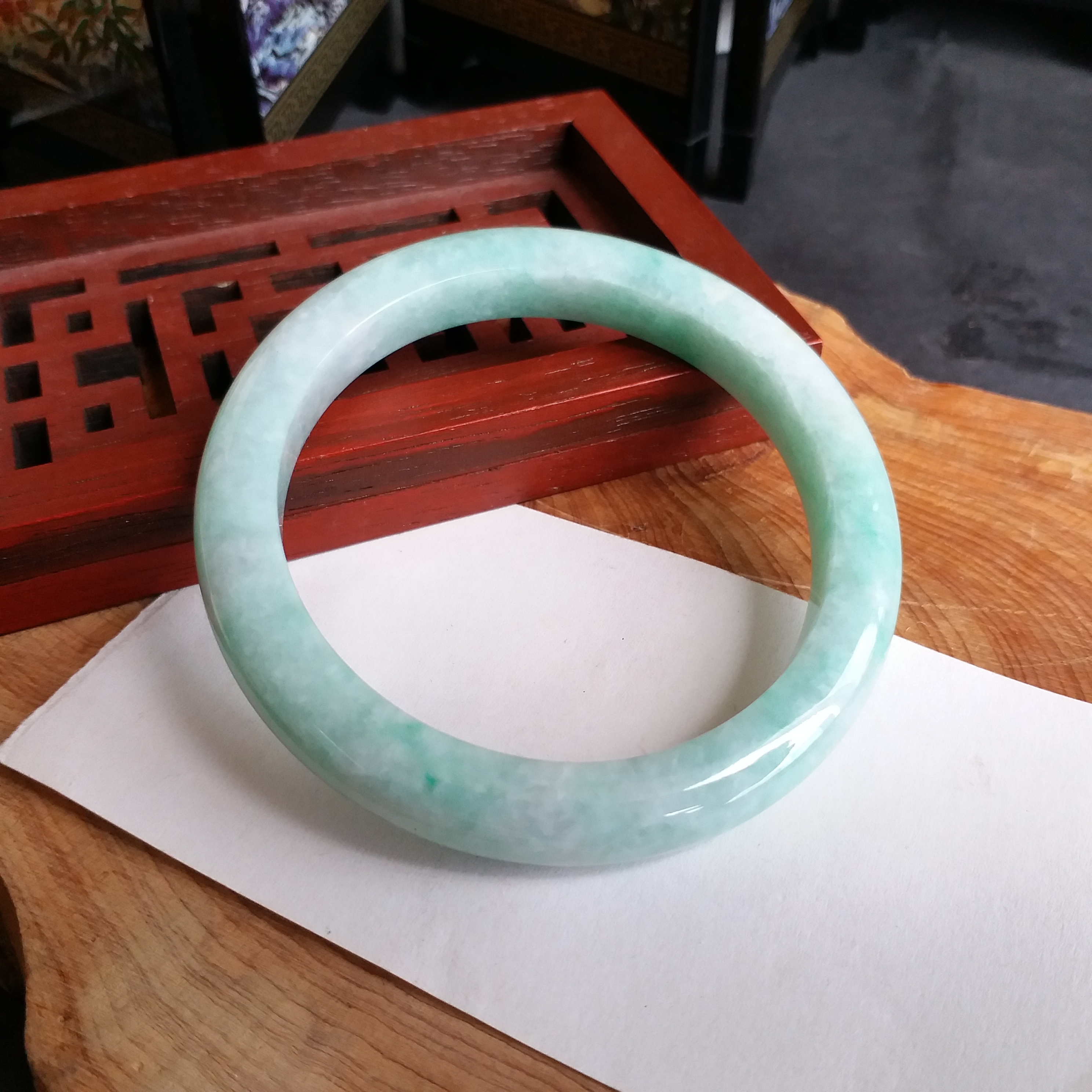 J1495 冰糯飄綠玉鐲 56mm (1.5)