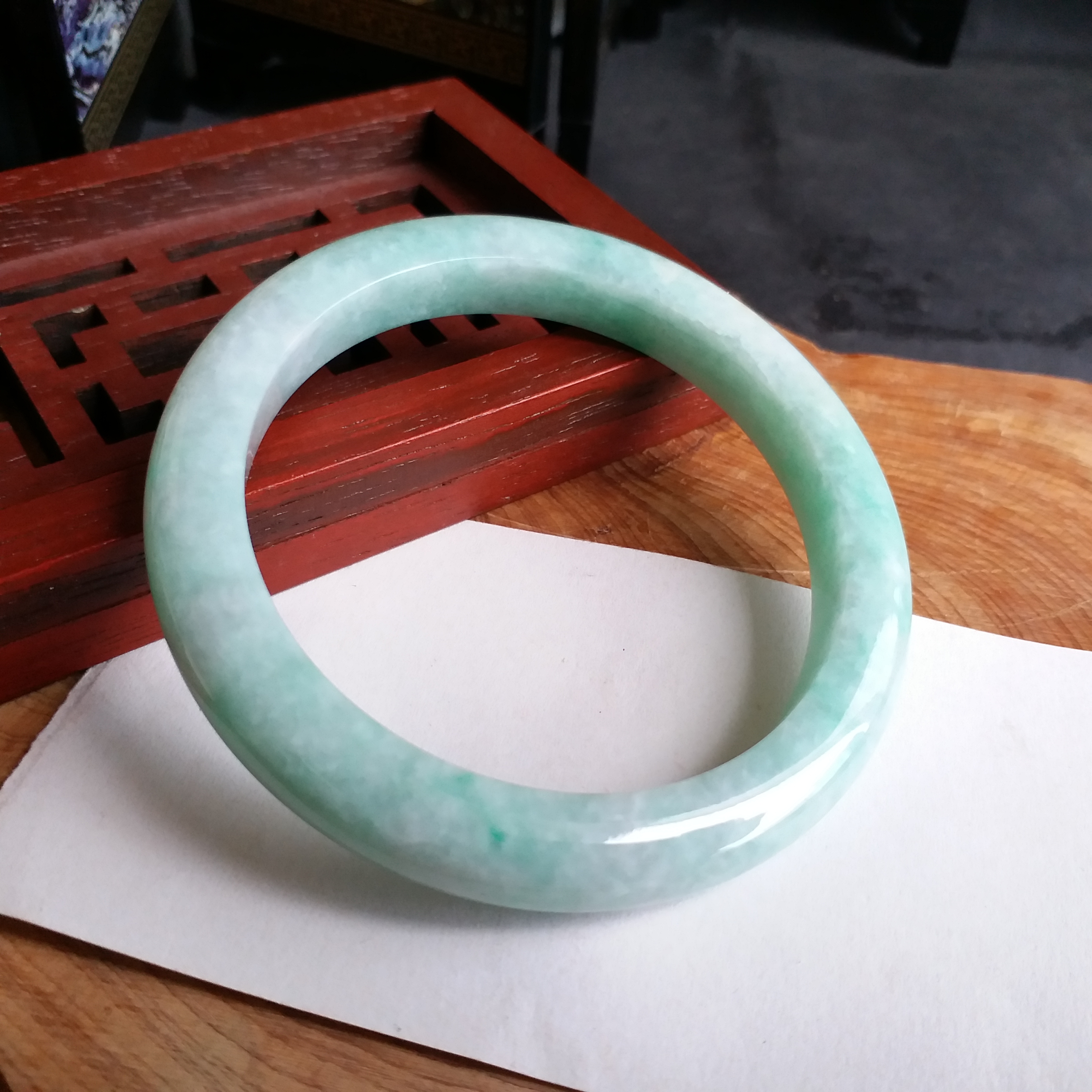 J1495 冰糯飄綠玉鐲 56mm (1.5)