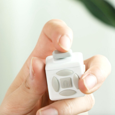 CUBEAM 多用途便攜式防水燈 │重量30g │USB Type C 快速充電│IPX-4 防水│3種亮度模式