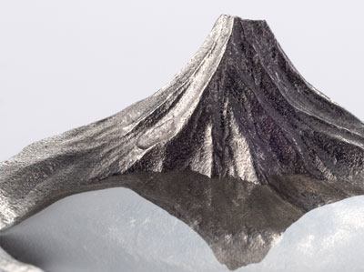 喝日本清酒的錫製杯子