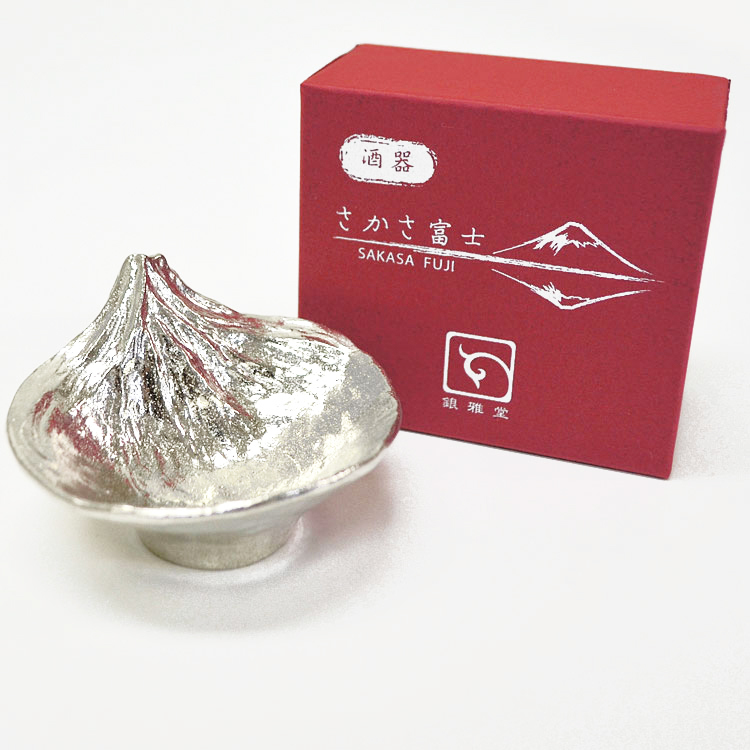 喝日本清酒的錫製杯子