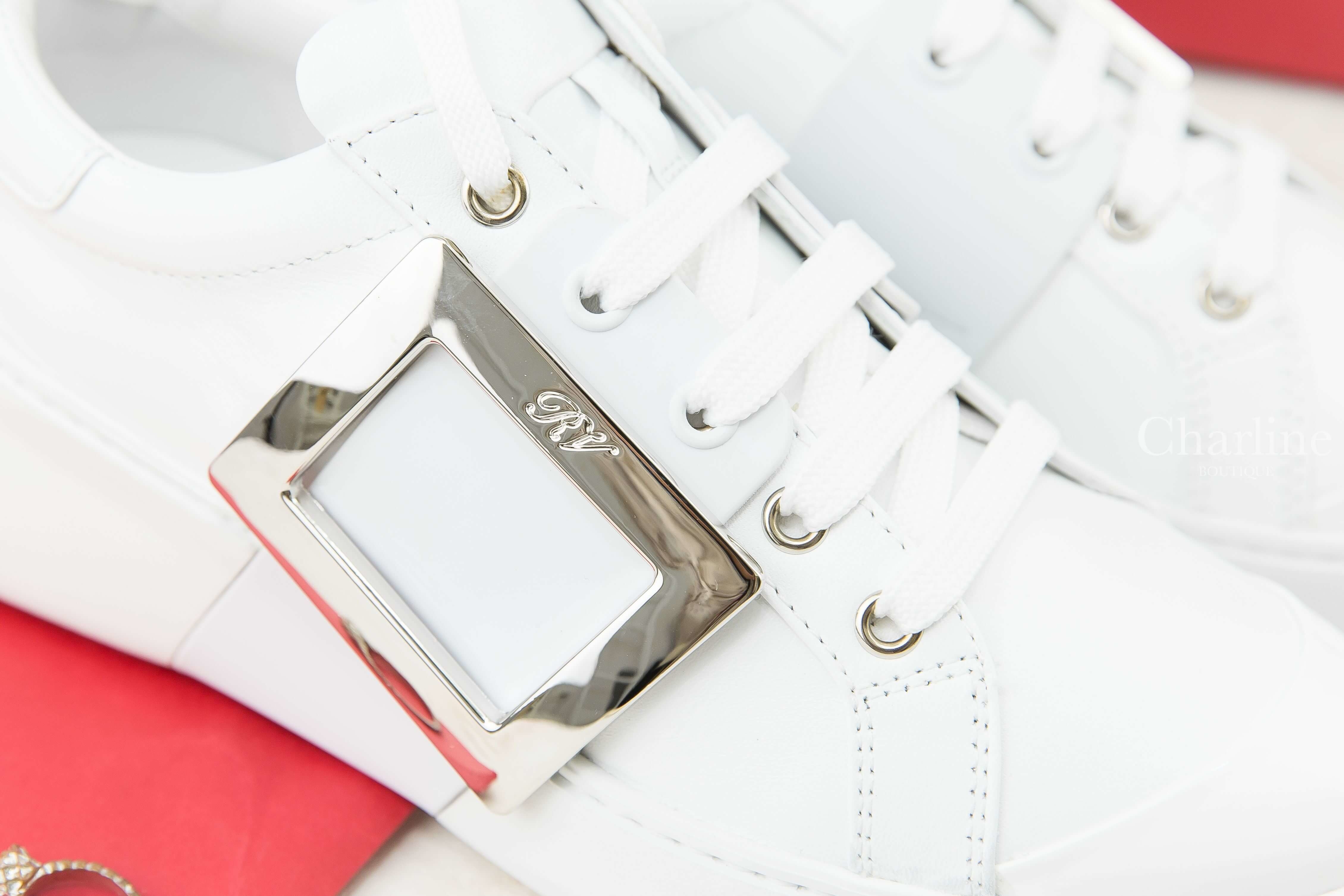 Roger Vivier Viv Skate Metal Buckle 白色銀方釦小牛皮運動鞋
