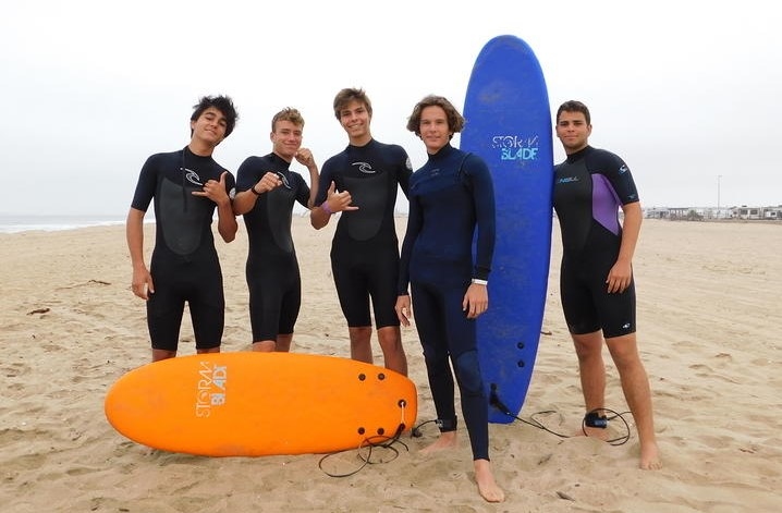 FLS加州衝浪營。