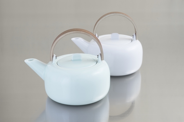 中国　白磁壺 A Yixing teapot and cover for the Thai market, after Hui