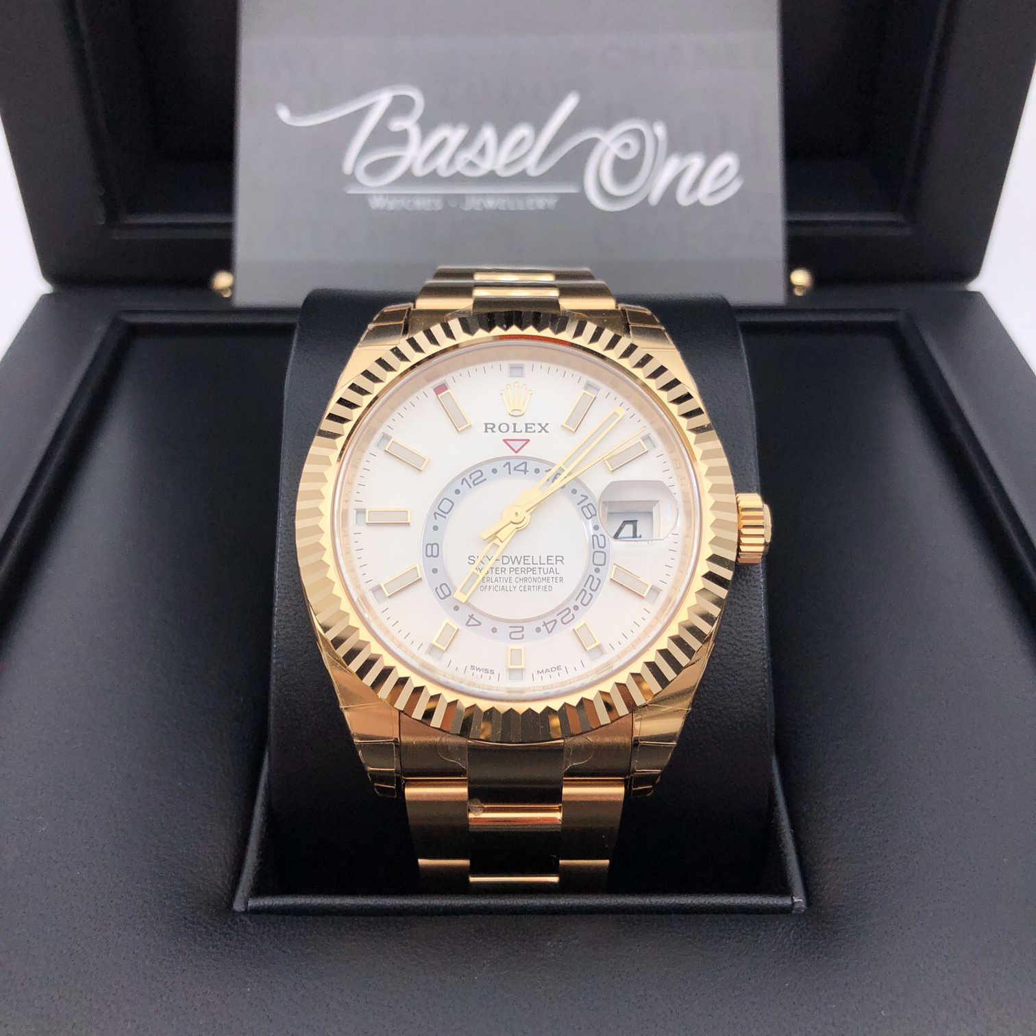 DISCONTINUED BRAND NEW ROLEX 326938 SKY DWELLER YELLOW GOLD GMT DATE WHITE DIAL 42mm