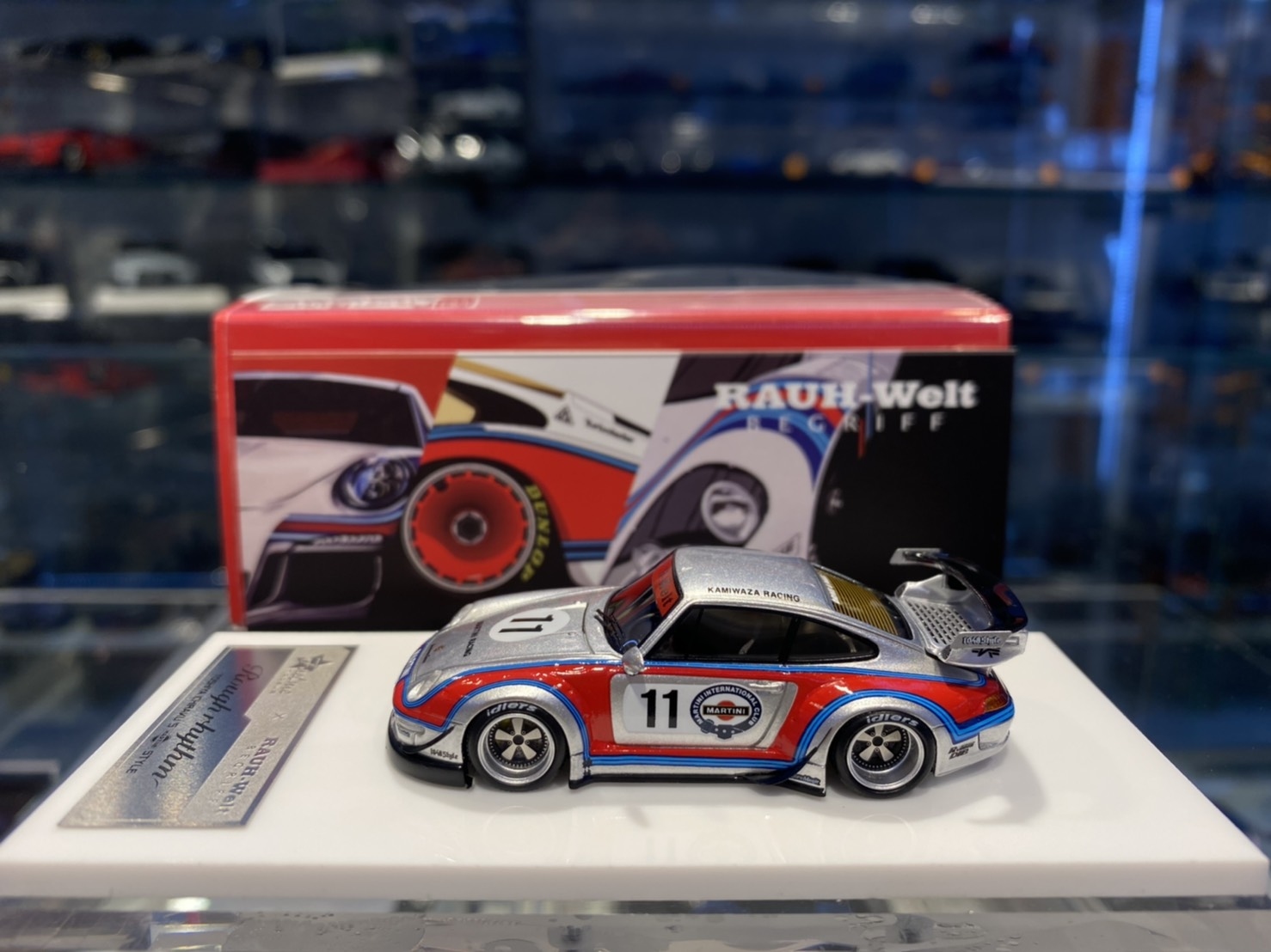 FuelMe Porsche 911 (993) RWB Martini #11 1/64