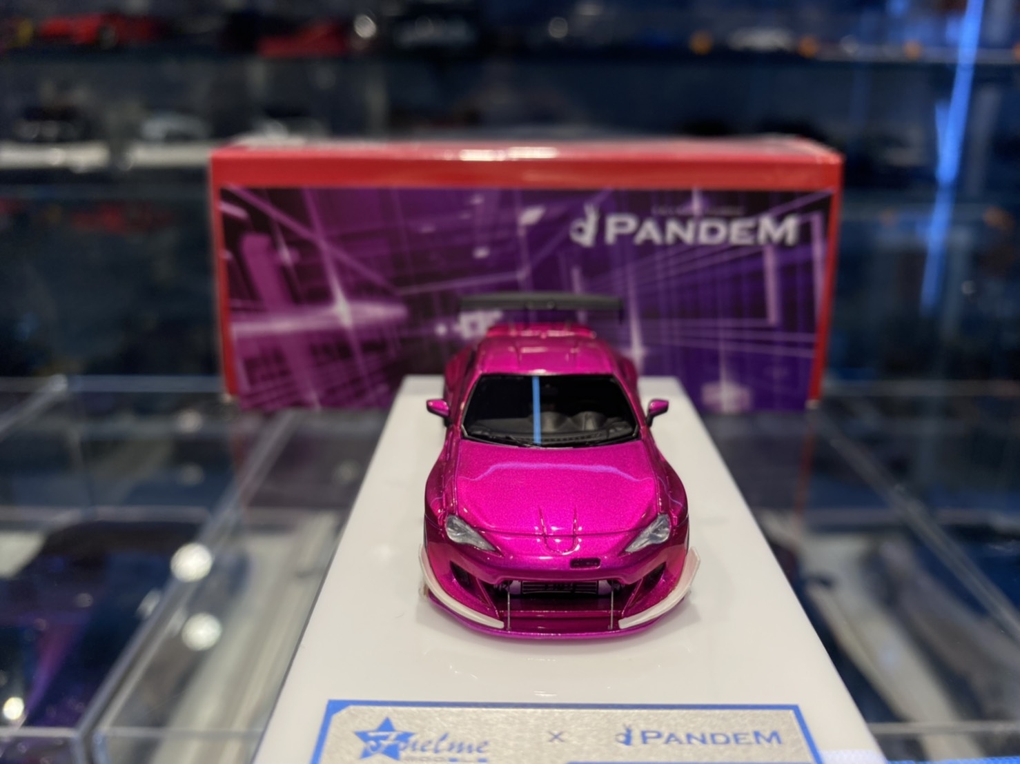 FuelMe PANDEM Toyota 86 Rocket Bunny V3.5 Pink 1/64