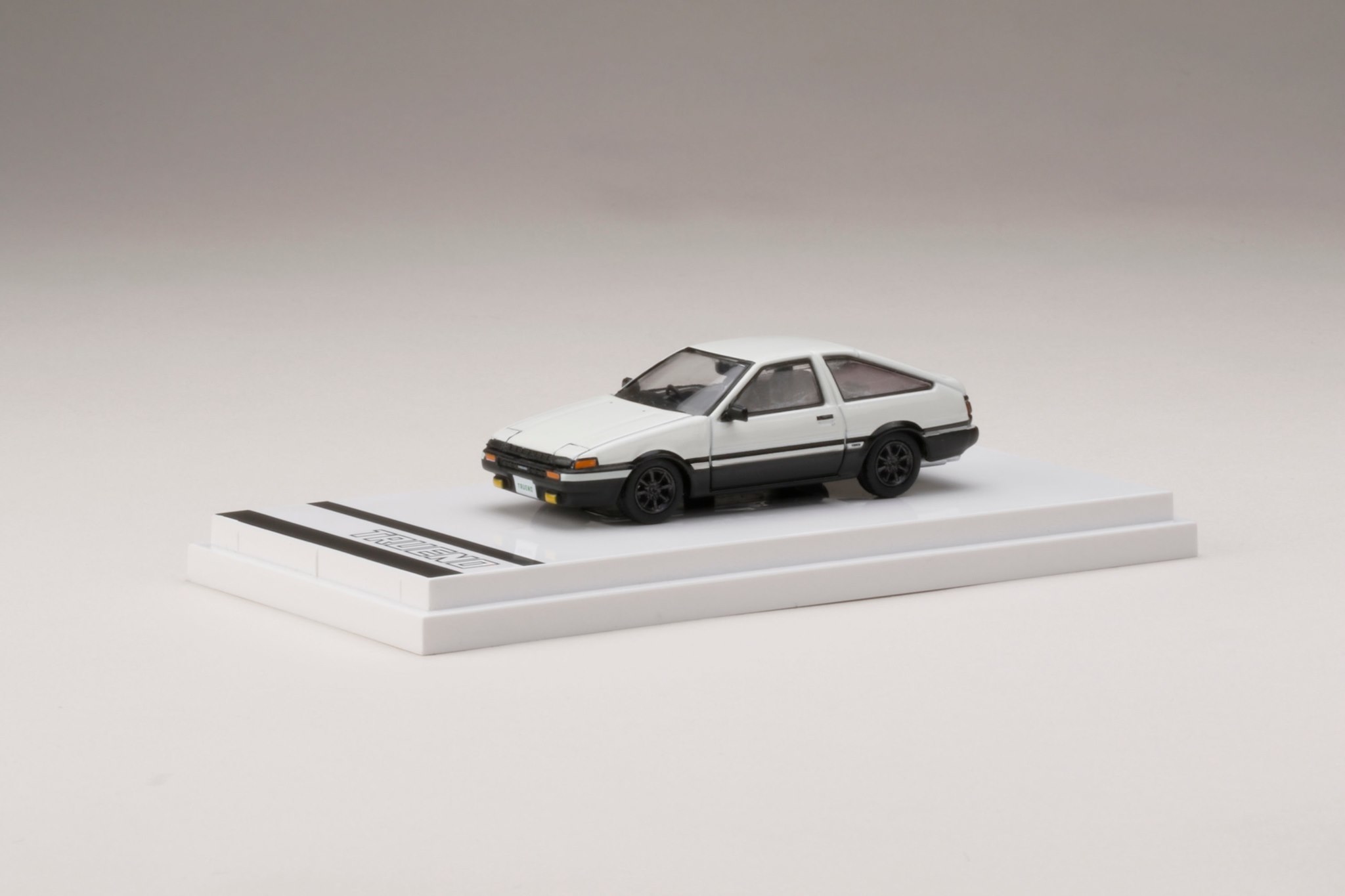 Toyota Sprinter Trueno GT APEX (AE86) Customized Version High Tech Two Tone