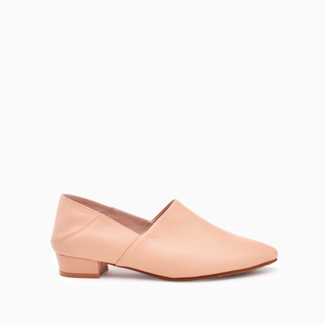 8B95 膚粉 典雅手工尖頭鞋