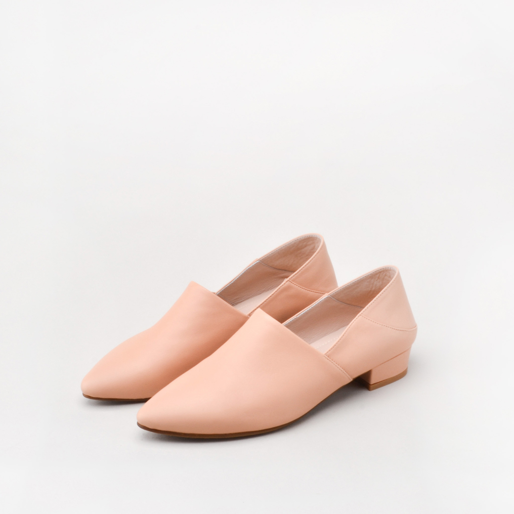 8B95 膚粉 典雅手工尖頭鞋