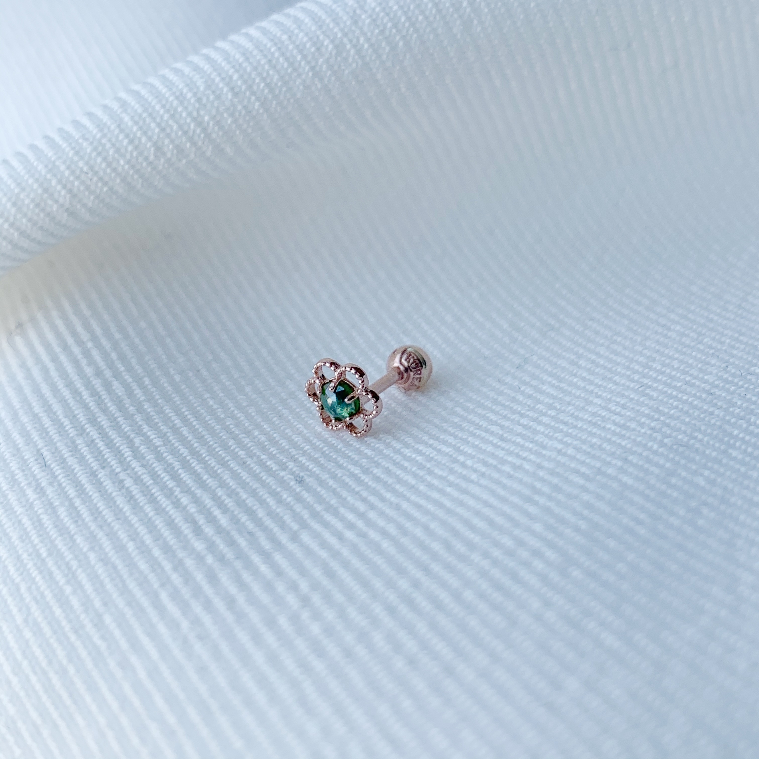 14k 簍空花朵綠鑽轉珠耳環