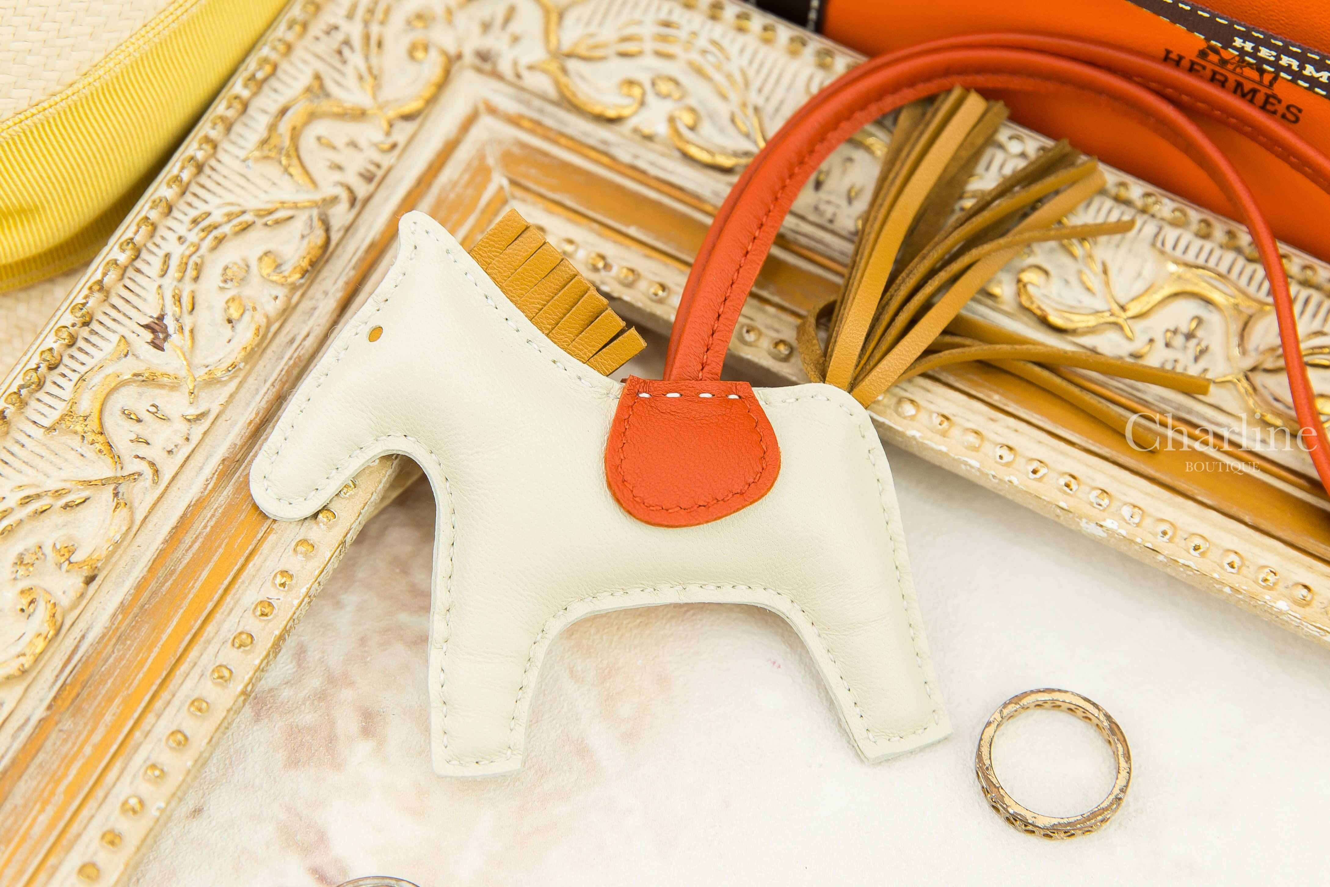 Hermès Horse Charm PM 奶昔白小型可愛小馬吊飾