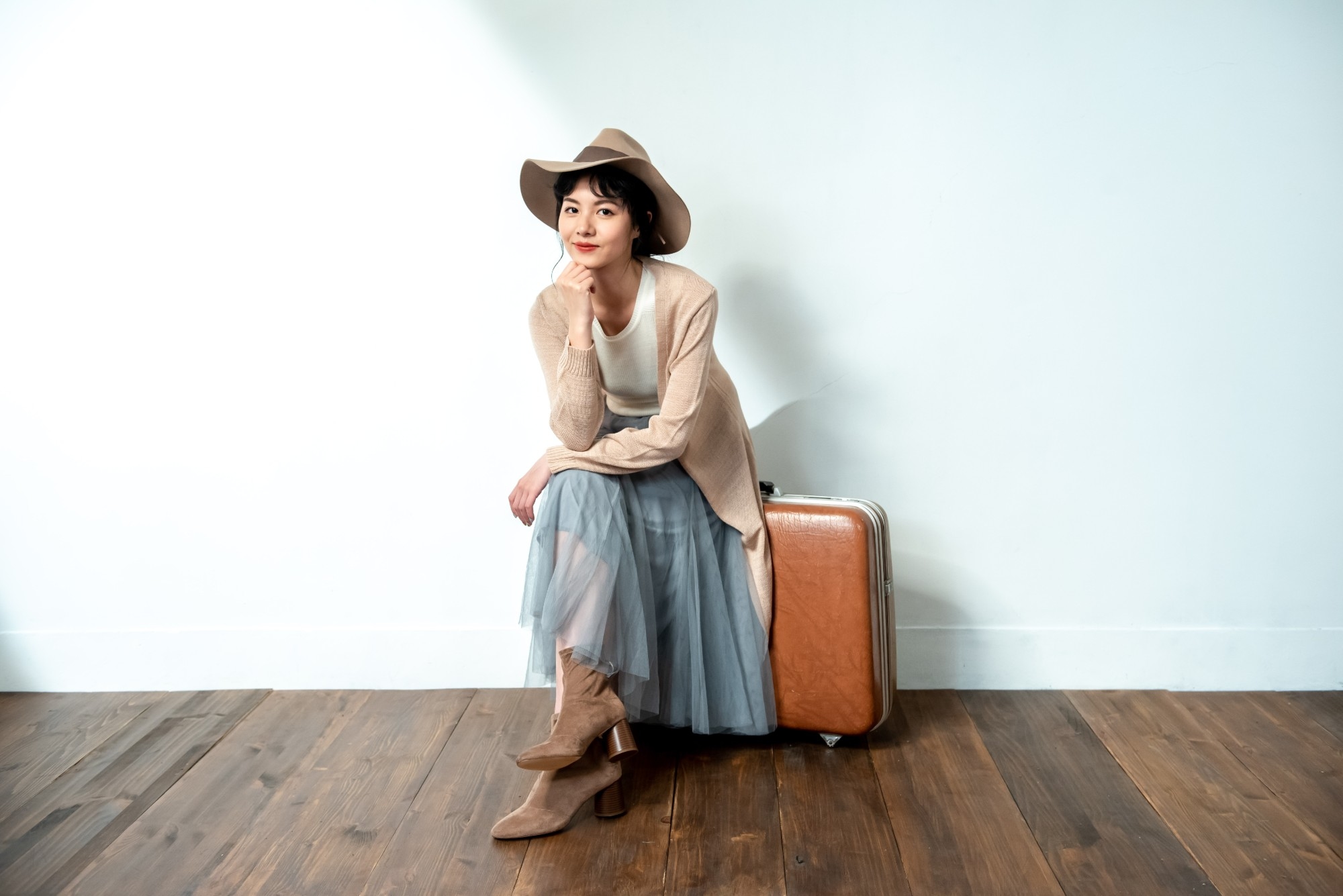 粉色針織外套長版設計