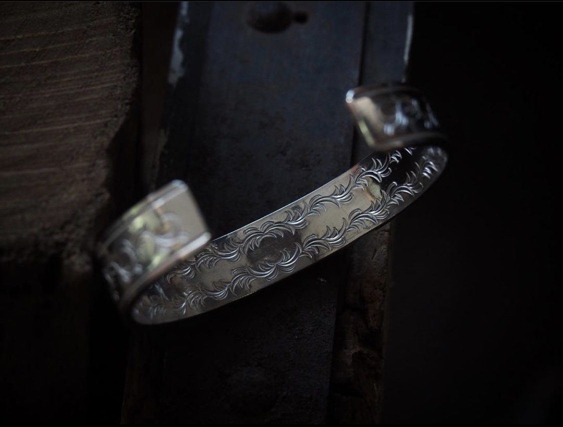 金頭eagle唐草 bangle