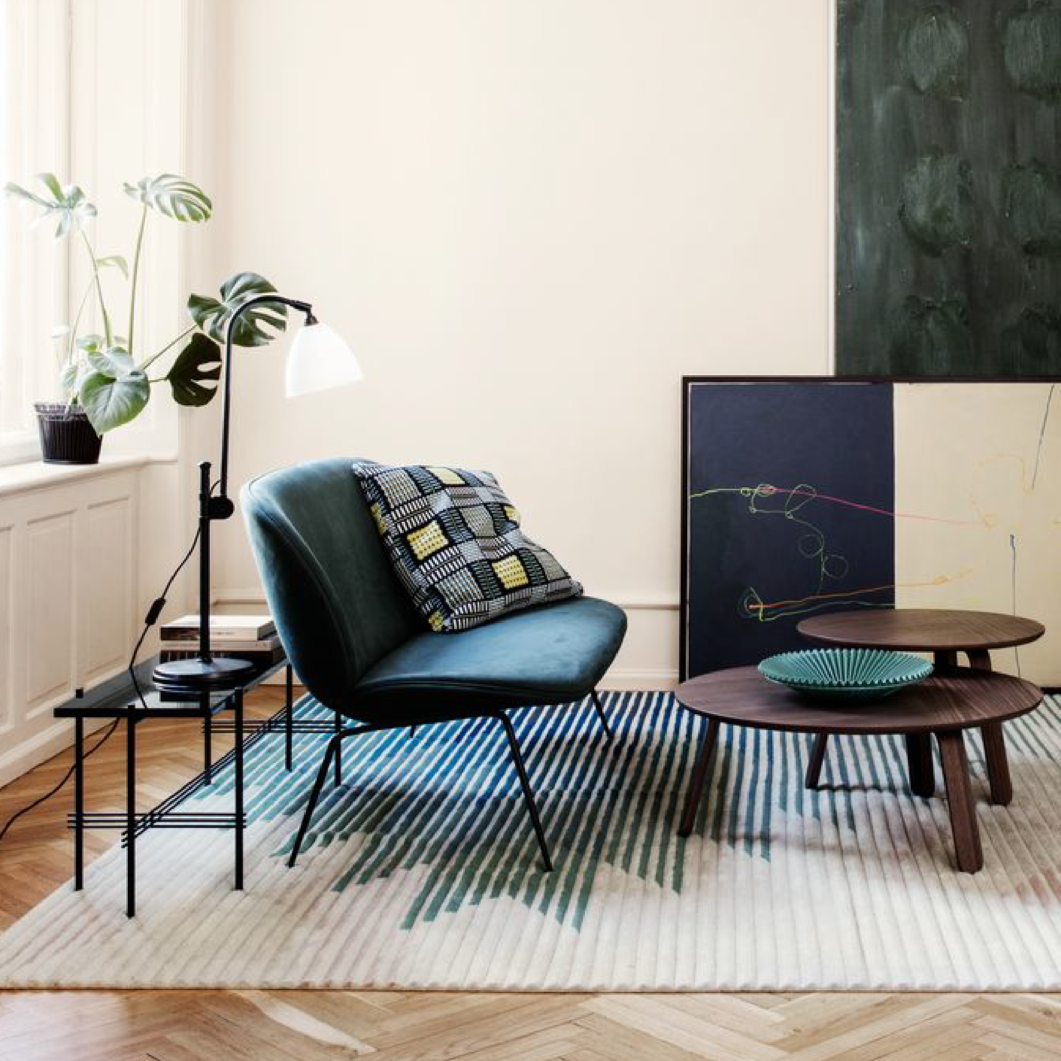 BL1 / 桌燈 - 黑銅升降燈桿 by GUBI