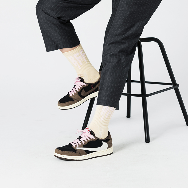 冰淇凌字體襪子_杏色_BF190023