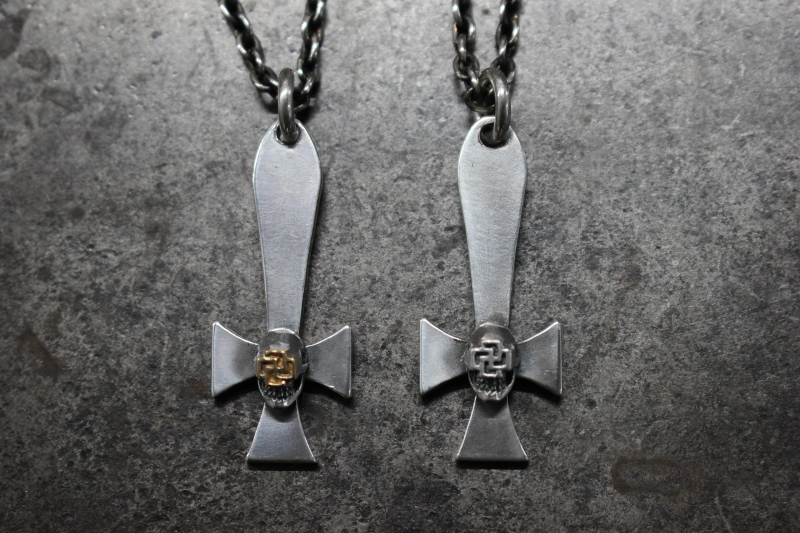 FCT-117 帶球桿頭骨頂的墜落十字吊墜