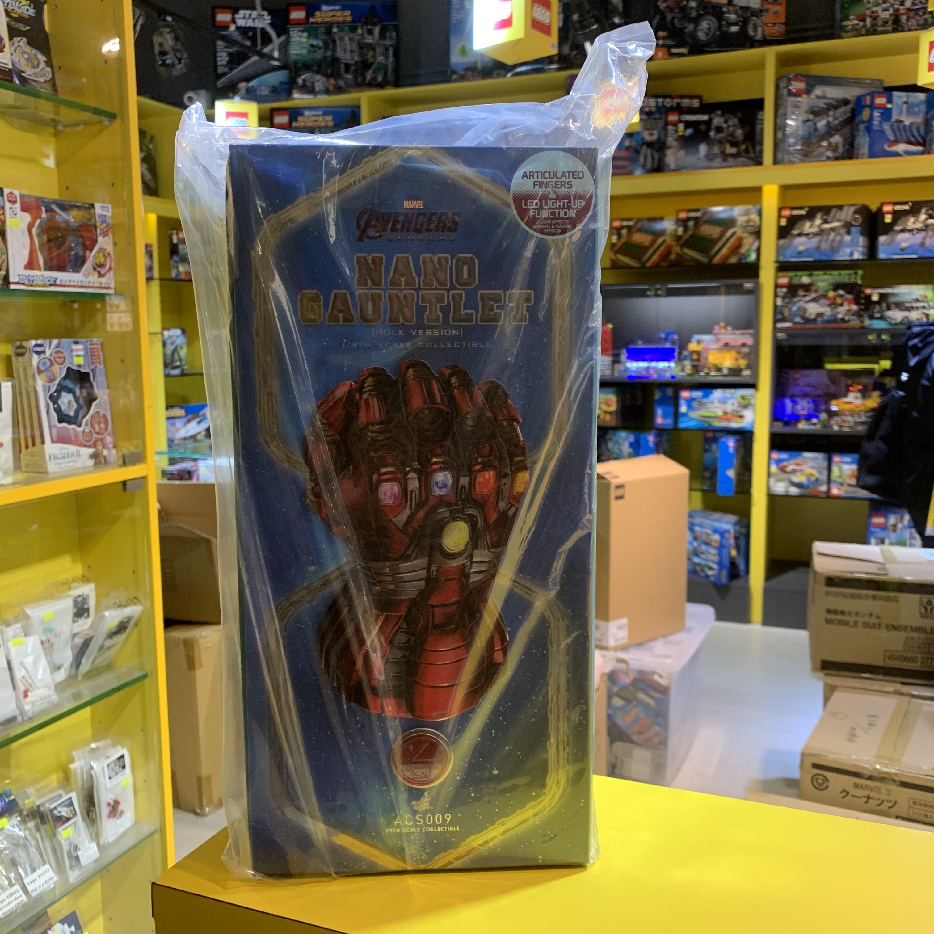 （限時優惠）4 Hot Toys - ACS009 -《復仇者聯盟：終局之戰》1/4 比例 奈米手套 (浩克版) Nano Gauntlet (Hulk Version)