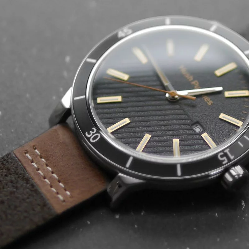 萬年鐘錶 - Hush Puppies   探險家男錶   HP.3877.2502  錶徑 43.5MM