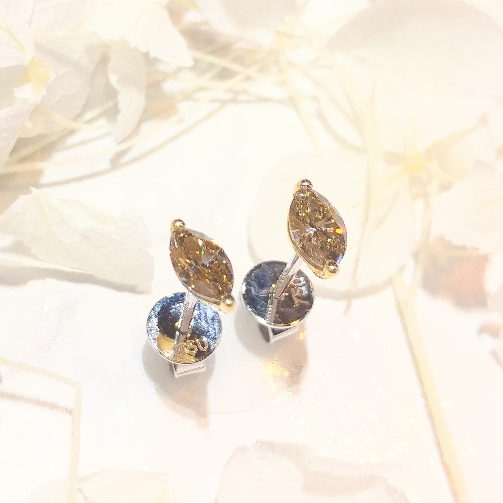 全新18K金【主石48份欖尖形彩黃鑽石】耳環