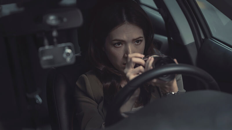 許瑋甯 在 netflix 獨家影集 誰是被害者 飾演記者