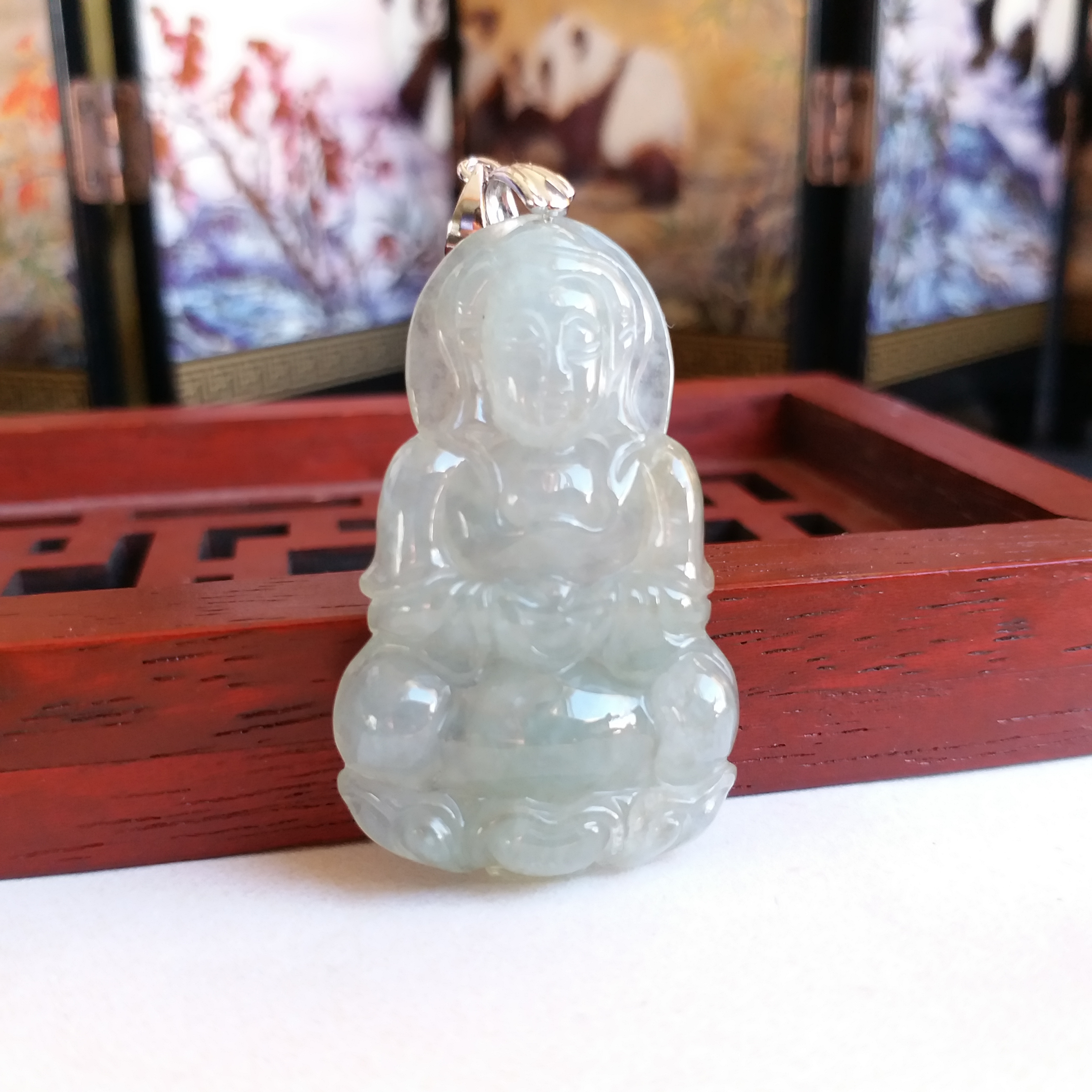 J1702 冰晴水綠坐蓮觀音吊墜