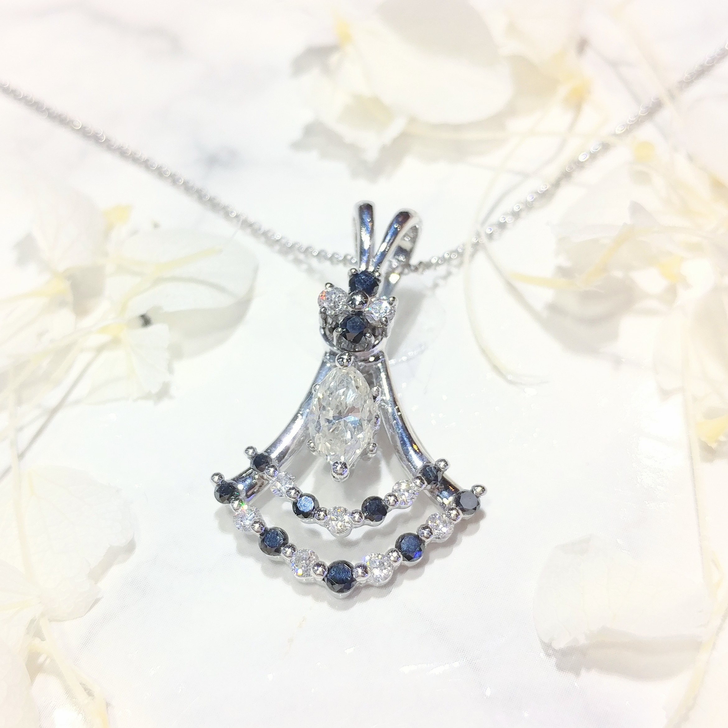 18K White Gold 1.28ct Marquise Diamond Pendent