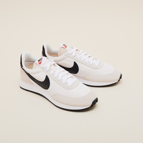 nike tailwind beige