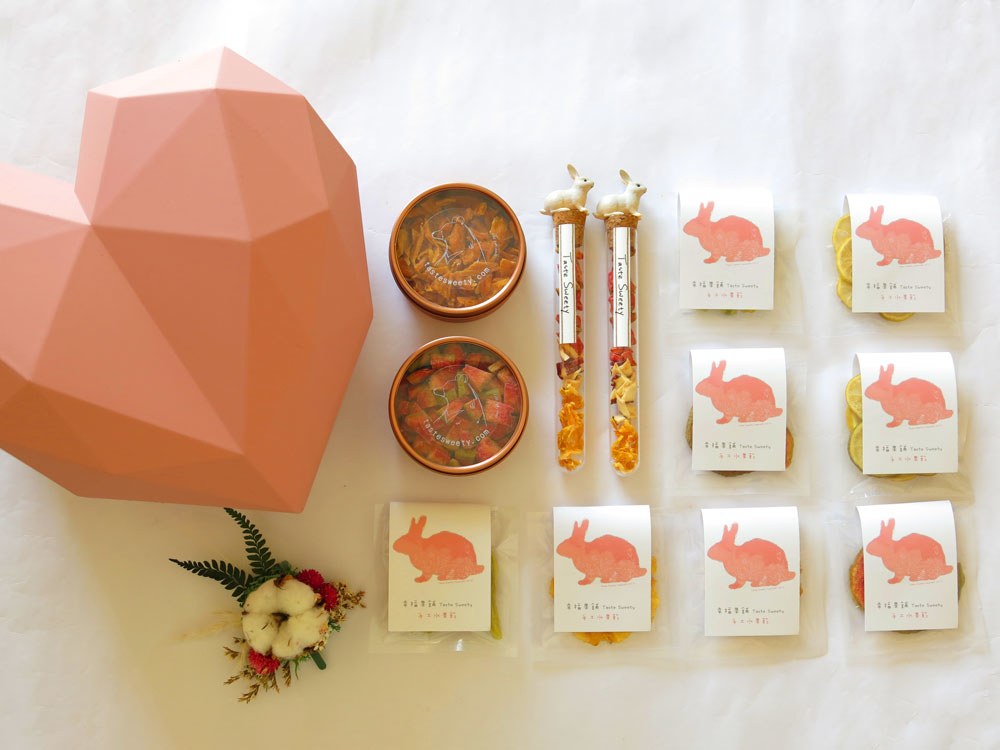 熱戀之心婚禮粉紅大愛心水果乾禮盒