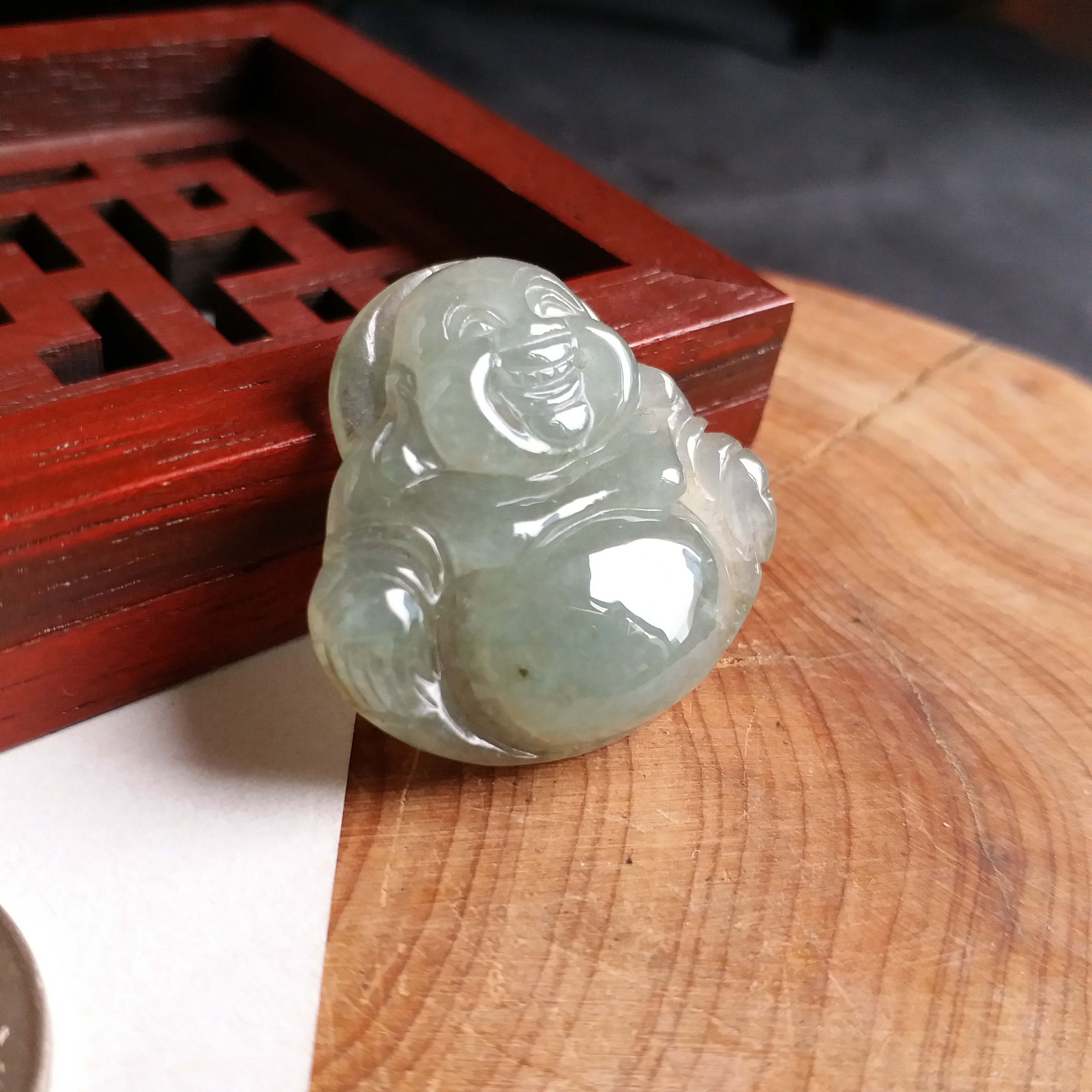 J889 冰種淺綠笑彿