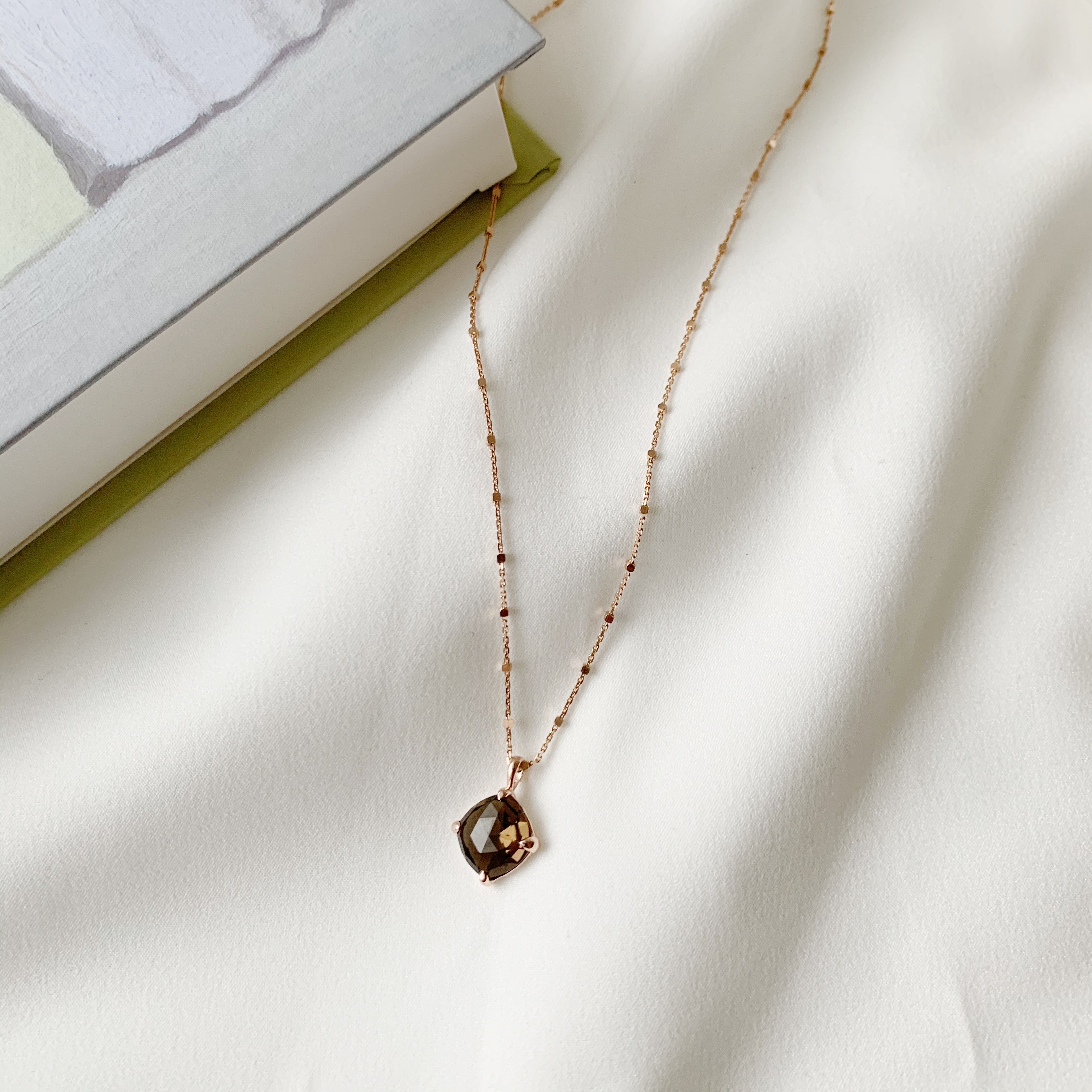 大菱形茶晶小方塊項鍊-玫瑰金